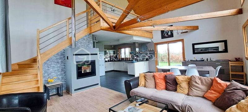 Maison - 168 m² - 8 pièces