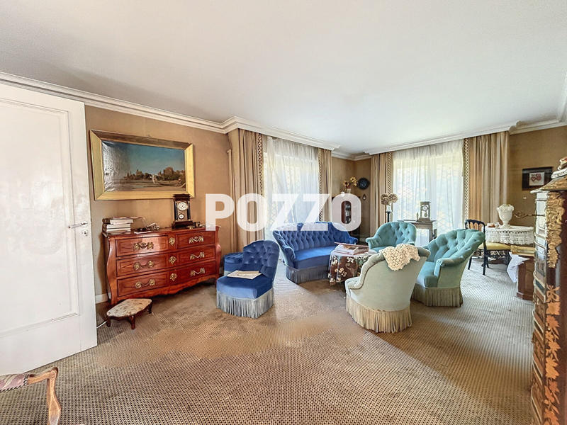 Maison - 232 m² - 6 pièces