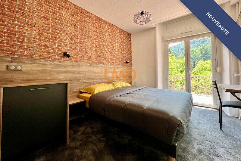 Hôtel particulier - 195 m² - 15 pièces