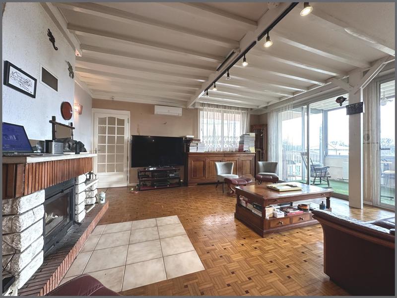 Maison - 226 m² - 7 pièces