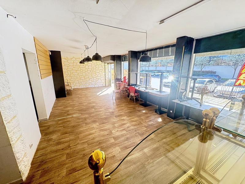 Local commercial - 245 m²