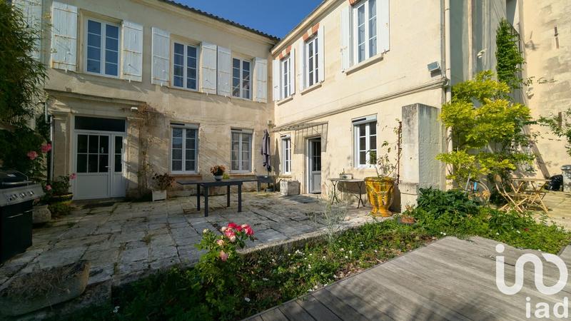 Maison - 250 m² - 9 pièces