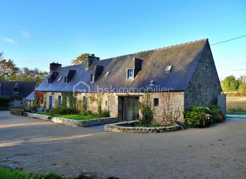 Longère - 261 m² - 14 pièces