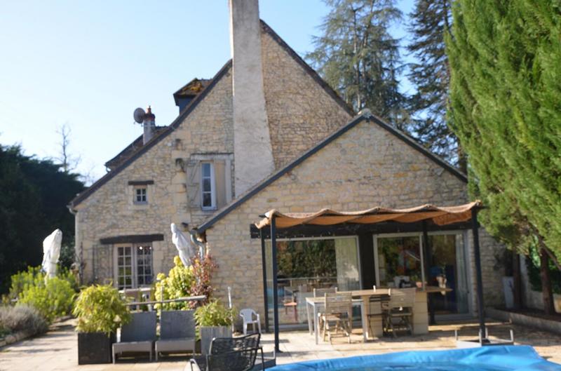 Maison - 233 m² - 6 pièces