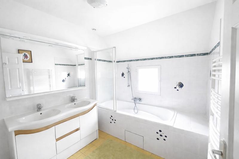 Maison - 187 m² - 8 pièces