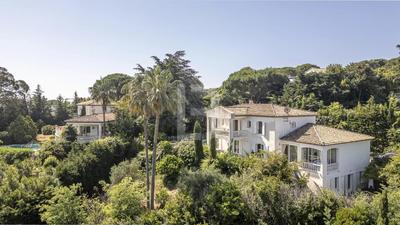 Maison - 263 m² - 7 pièces