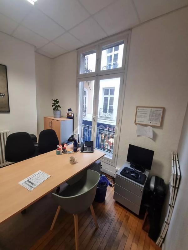 Bureau - 47 m² - 4 pièces