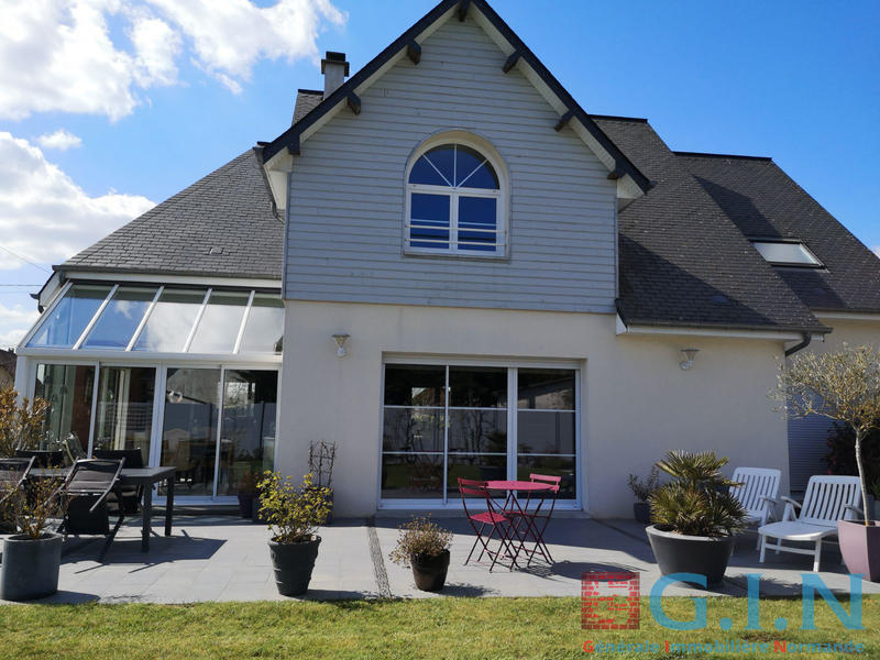 Maison - 195 m² - 7 pièces