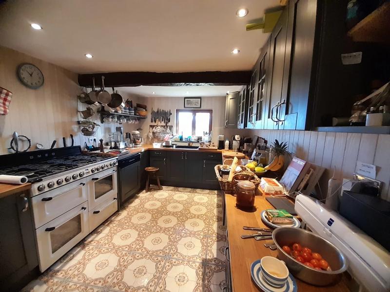 Propriété - 203 m² - 8 pièces