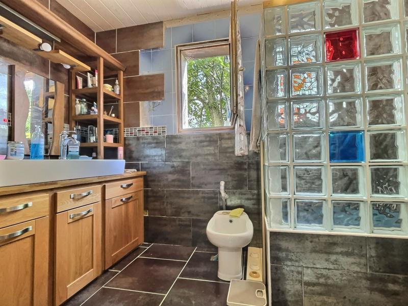 Maison - 257 m² - 9 pièces