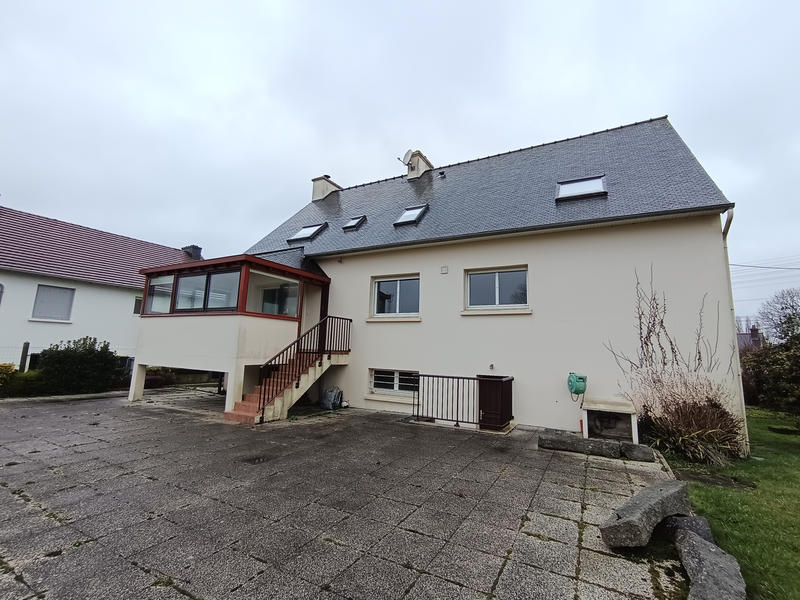 Maison - 171 m² - 7 pièces