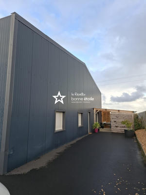 Local d'activités - 404 m²