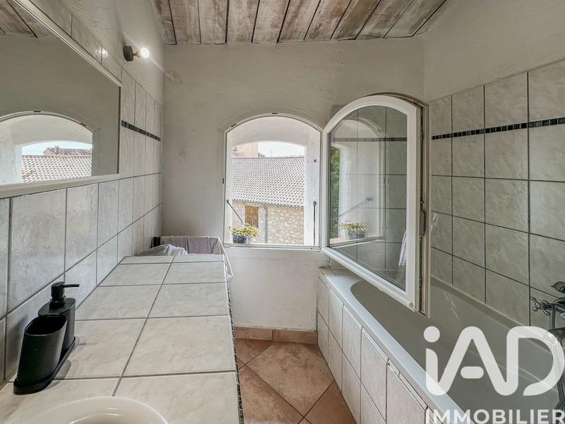 Appartement - 80 m² - 3 pièces