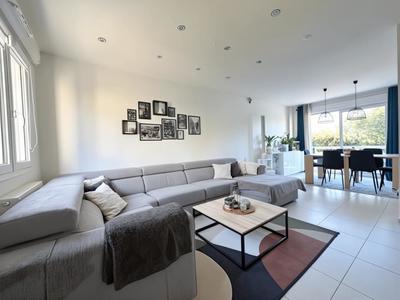 Pavillon - 90 m² - 6 pièces