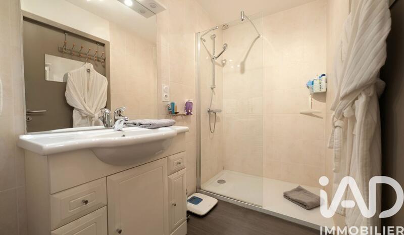 Maison - 210 m² - 8 pièces