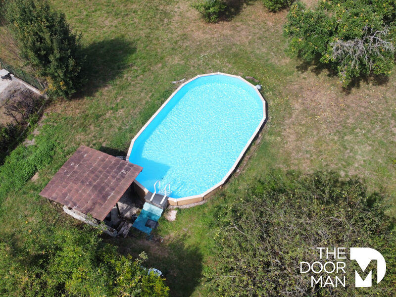 Maison - 202 m² - 8 pièces