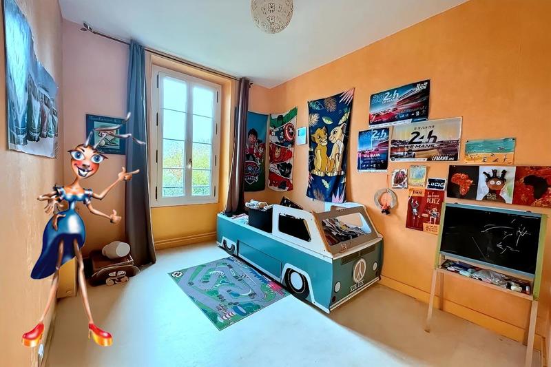 Demeure - 234 m² - 7 pièces