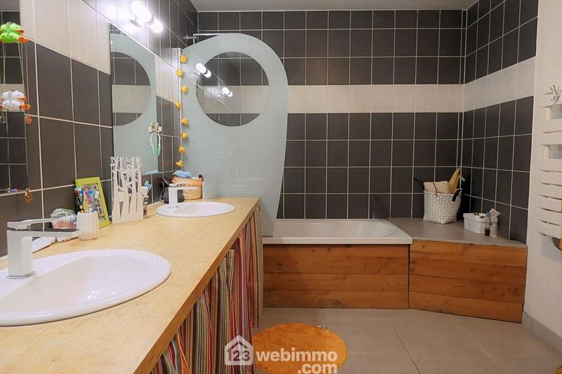 Maison de village - 141 m² - 5 pièces