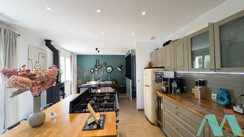 Maison - 102 m² - 4 pièces