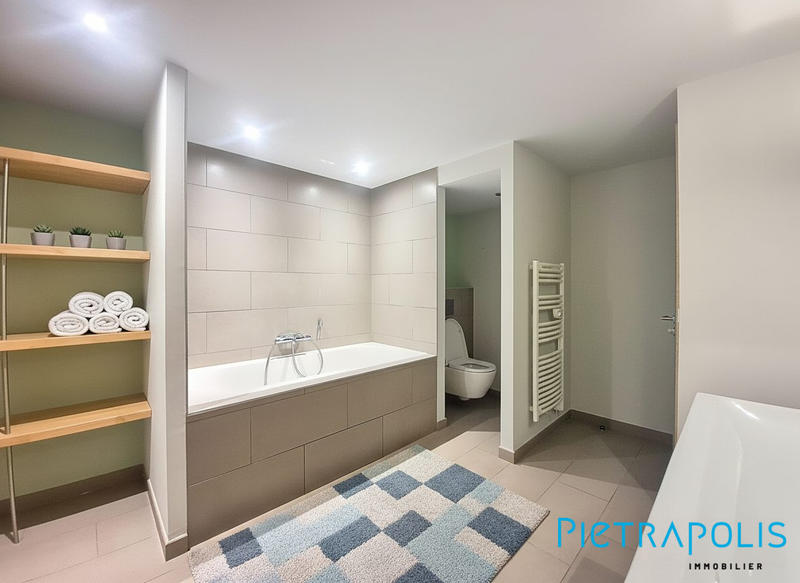 Maison - 255 m² - 5 pièces