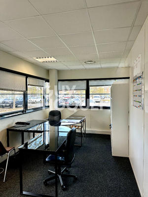 Bureau - 96 m² - 4 pièces