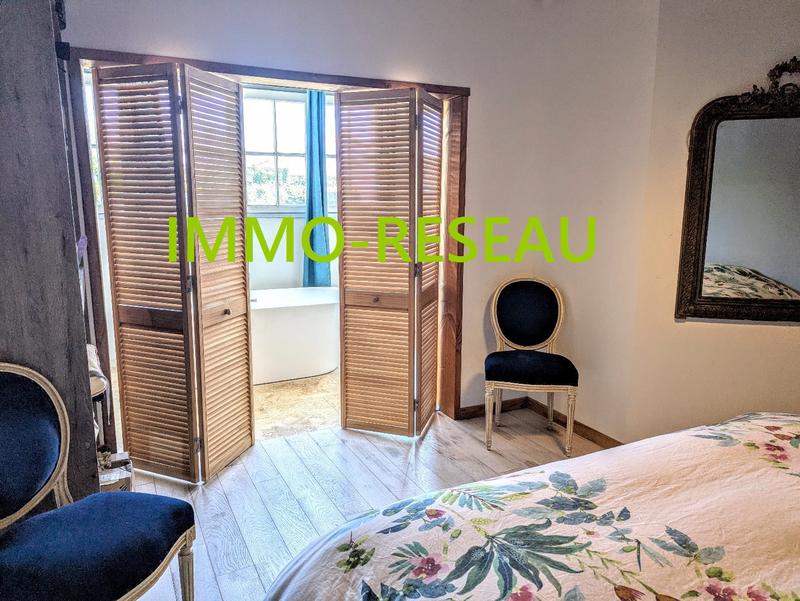 Maison - 285 m² - 8 pièces