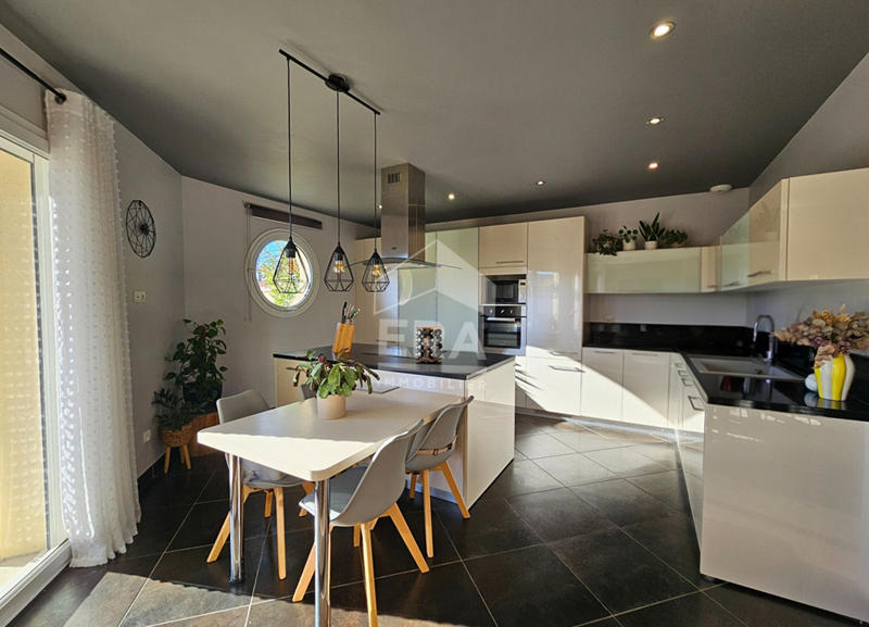 Maison - 132 m² - 5 pièces