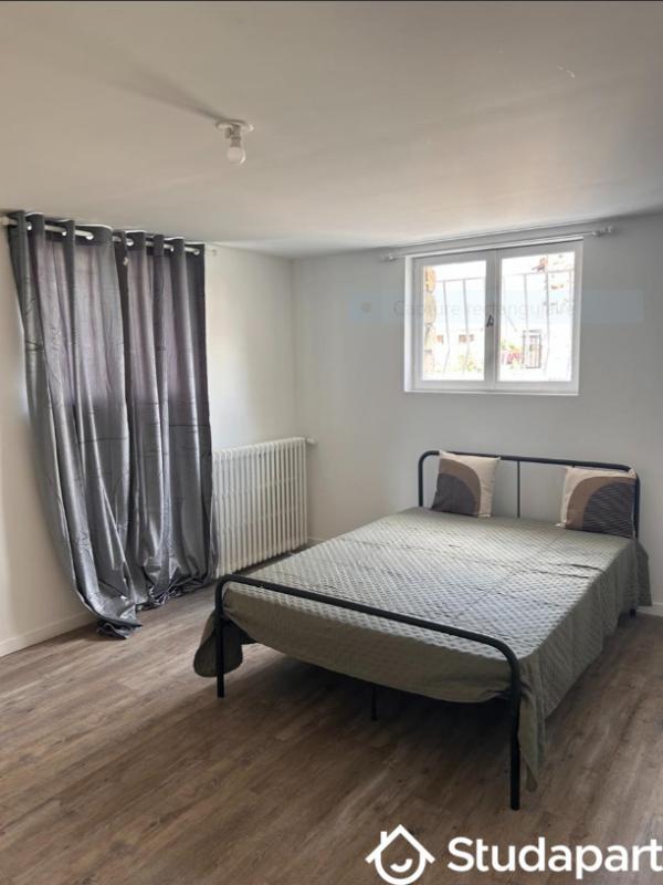 Chambre - 11 m² - 1 pièce