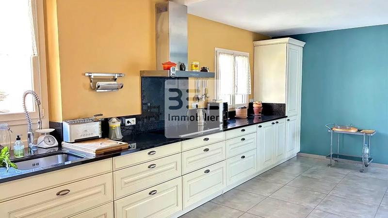 Maison - 188 m² - 7 pièces