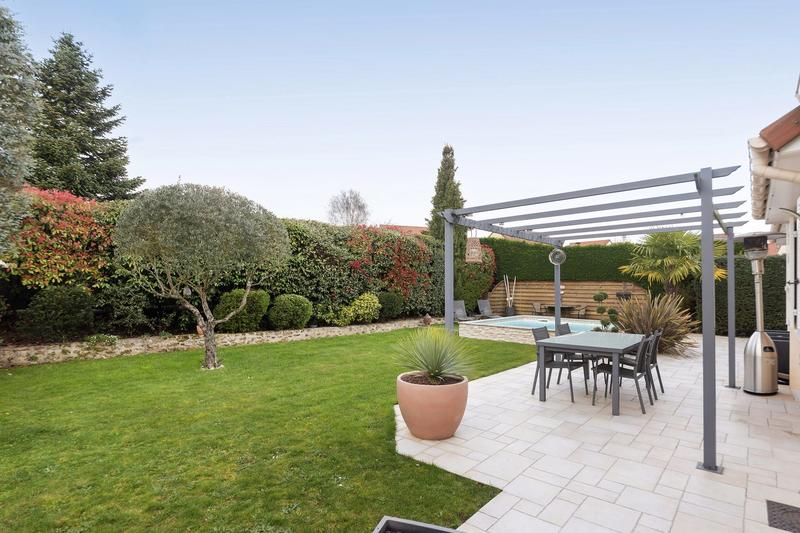 Maison - 177 m² - 7 pièces