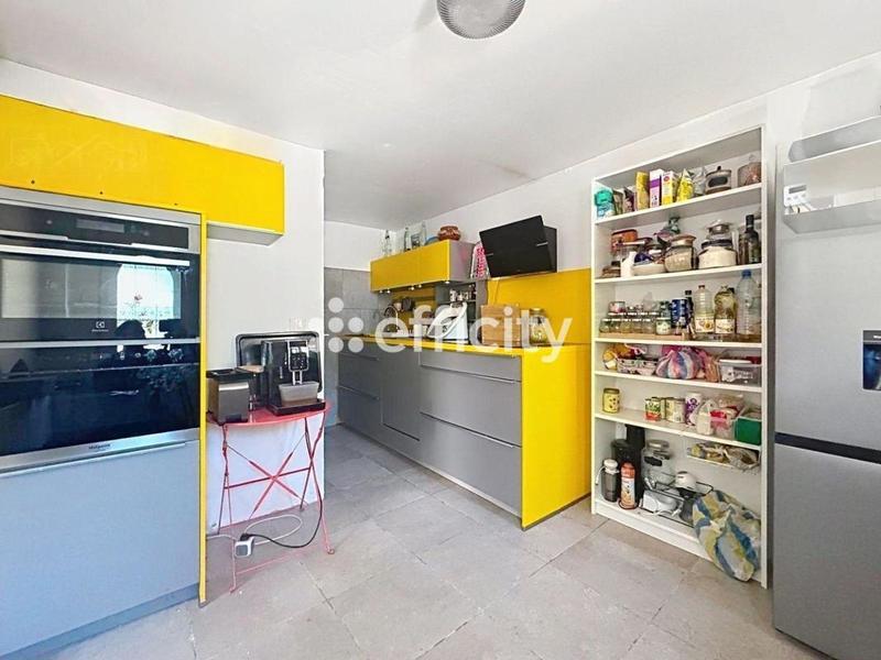 Maison - 140 m² - 5 pièces