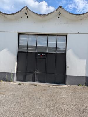 Local d'activité / Entrepôt - 135 m² - 2 pièces
