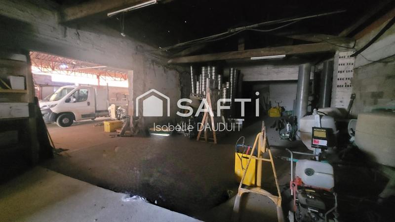 Local commercial - 1 160 m² - 12 pièces