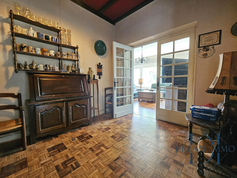 Villa - 319 m² - 14 pièces