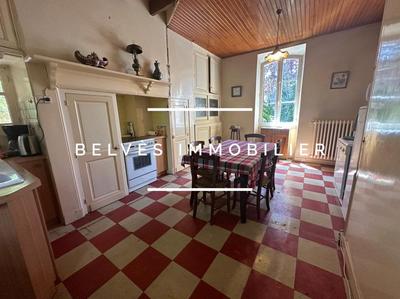 Maison - 140 m² - 8 pièces