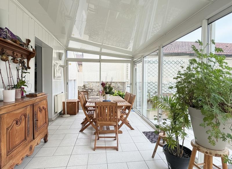 Maison - 223 m² - 12 pièces