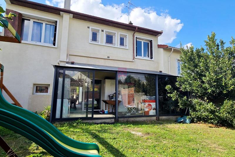 Maison - 150 m² - 8 pièces