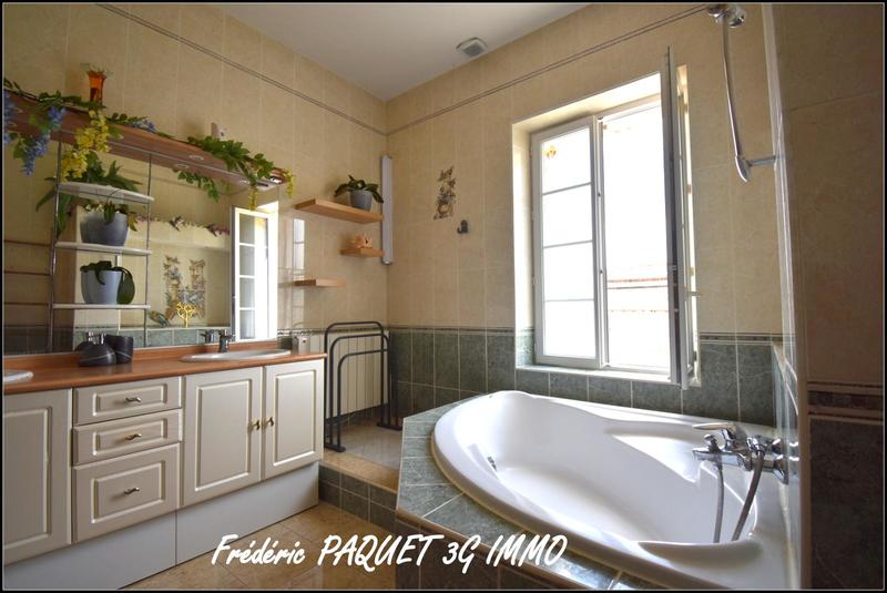 Maison en pierre - 198 m² - 7 pièces