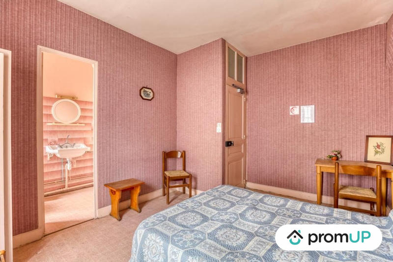 Local commercial - 1 097 m² - 22 pièces