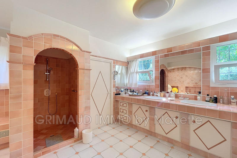 Maison - 336 m² - 9 pièces