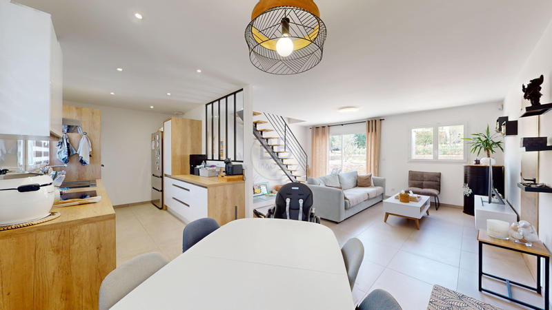 Villa - 90 m² - 4 pièces