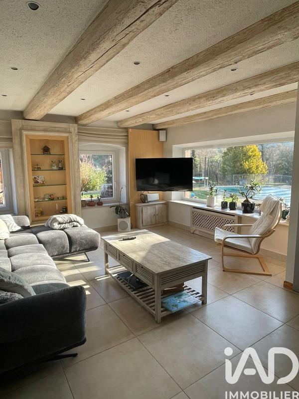 Maison - 423 m² - 10 pièces