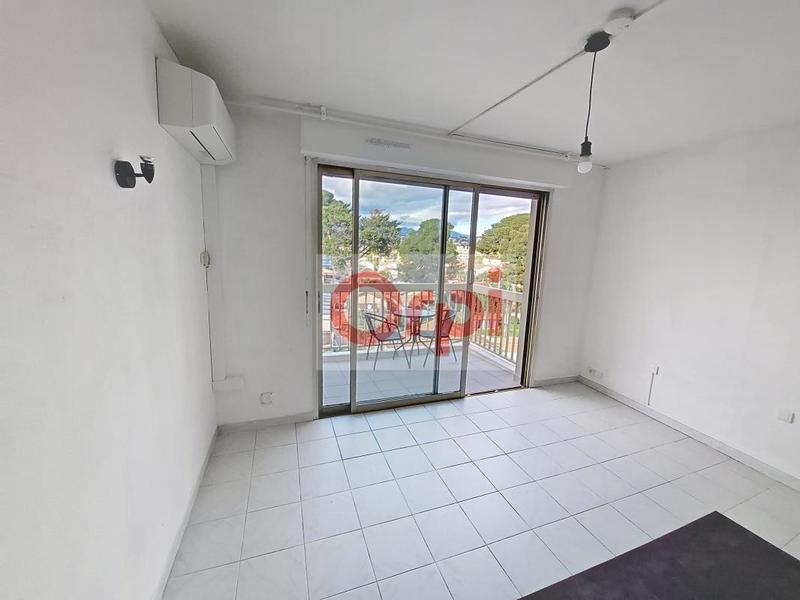 Studio - 17 m² - 1 pièce