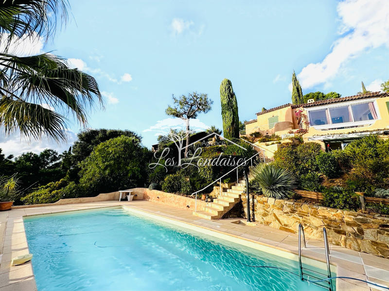 Maison - 229 m² - 11 pièces