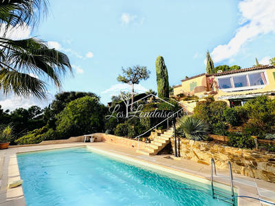 Maison - 229 m² - 11 pièces