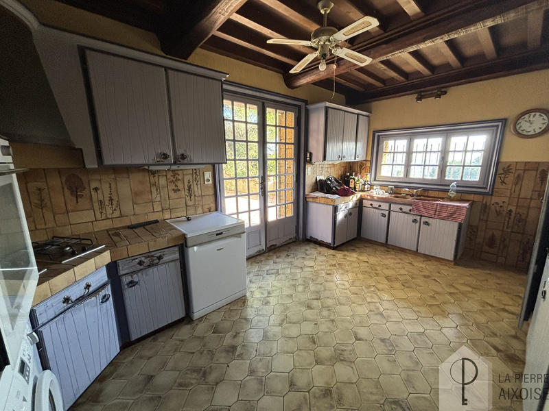 Maison - 198 m² - 8 pièces