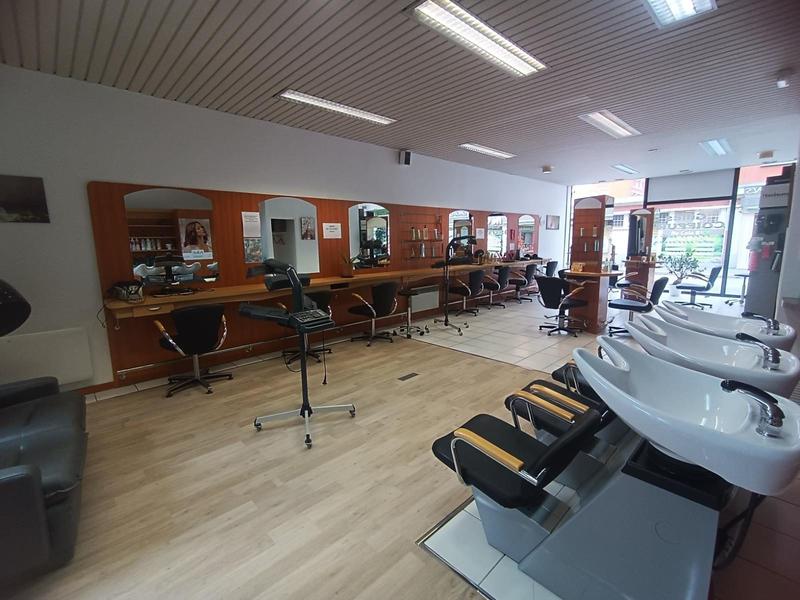 Local commercial - 149 m² - 2 pièces