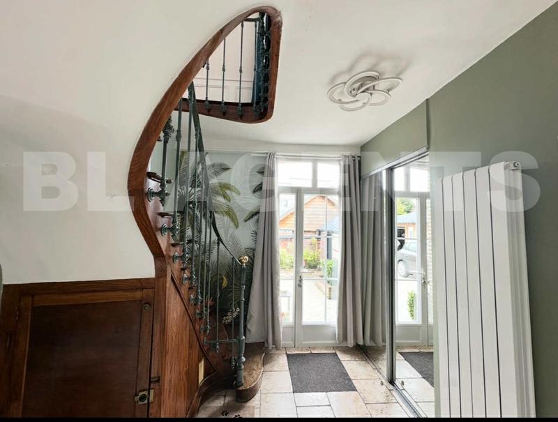 Maison de maîtres - 280 m² - 11 pièces