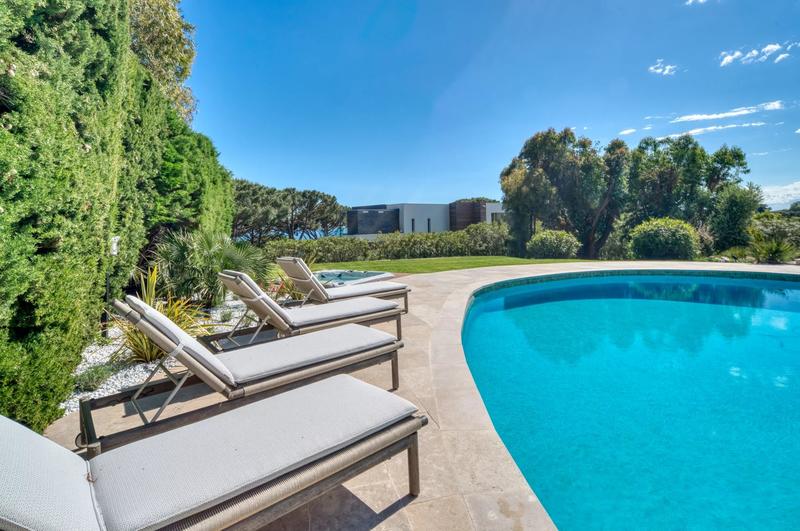 Propriété - 433 m² - 8 pièces