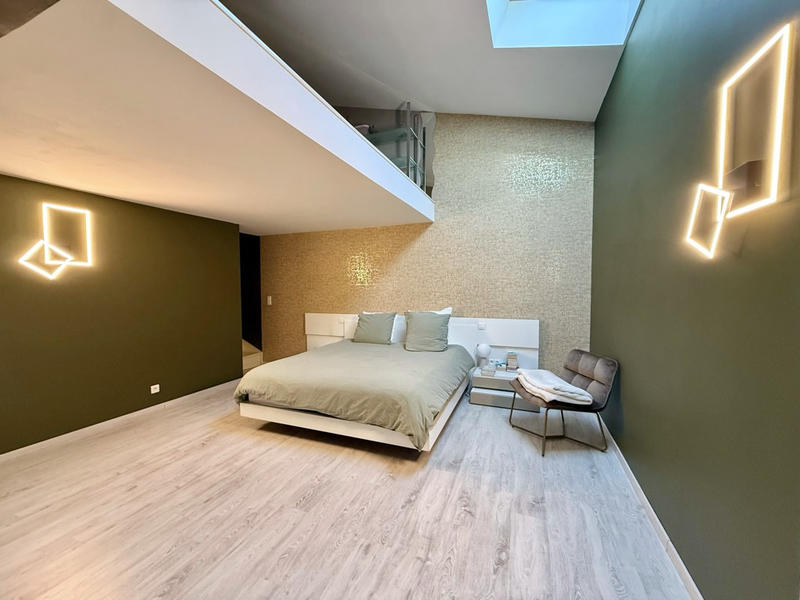 Appartement - 233 m² - 7 pièces